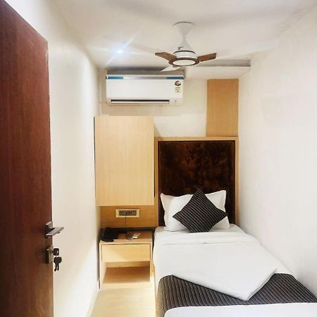 Hotel Winton Мумбаї Екстер'єр фото