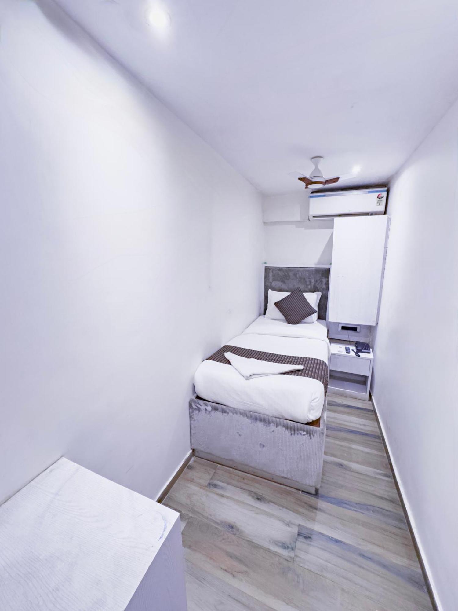 Hotel Winton Мумбаї Екстер'єр фото