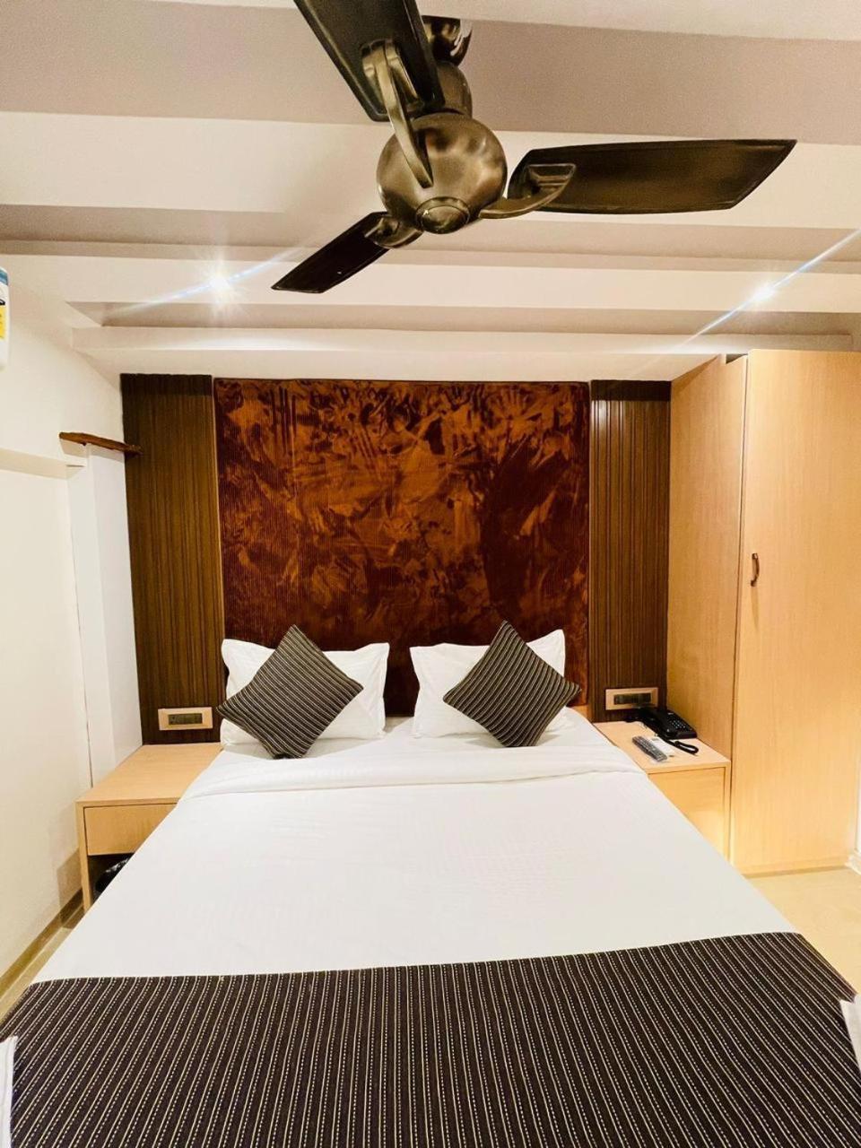 Hotel Winton Мумбаї Екстер'єр фото